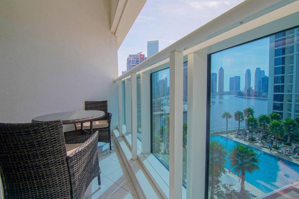 Luxury Hotel Apartment With A Canal View 迪拜 外观 照片